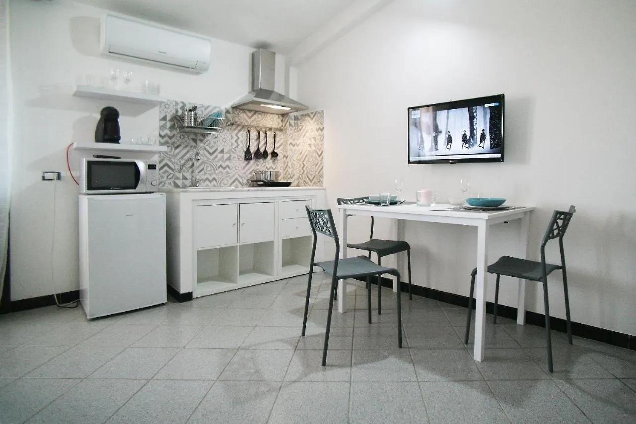 Oliver'S House Sardinia Flumini di Quartu Italy